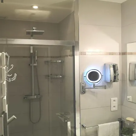 Palais Miramar Croisette 1 Min Carlton