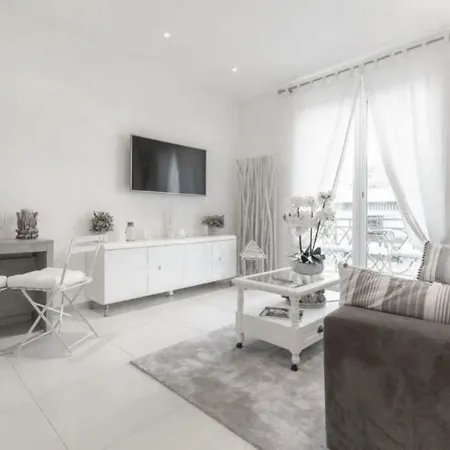 Palais Miramar Croisette 1 Min Carlton